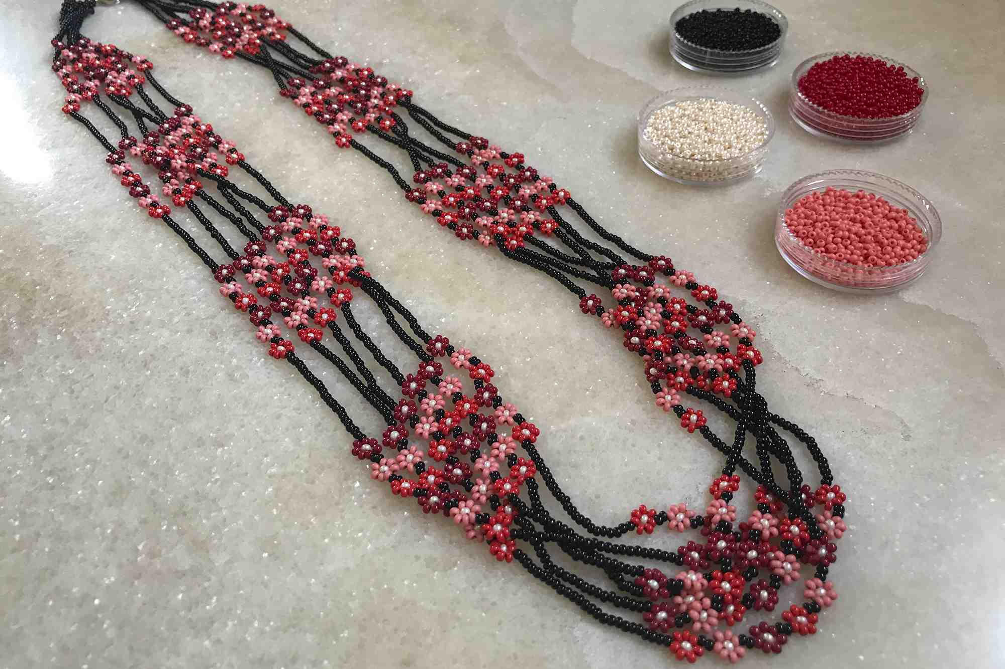 Boncuk takı örneği